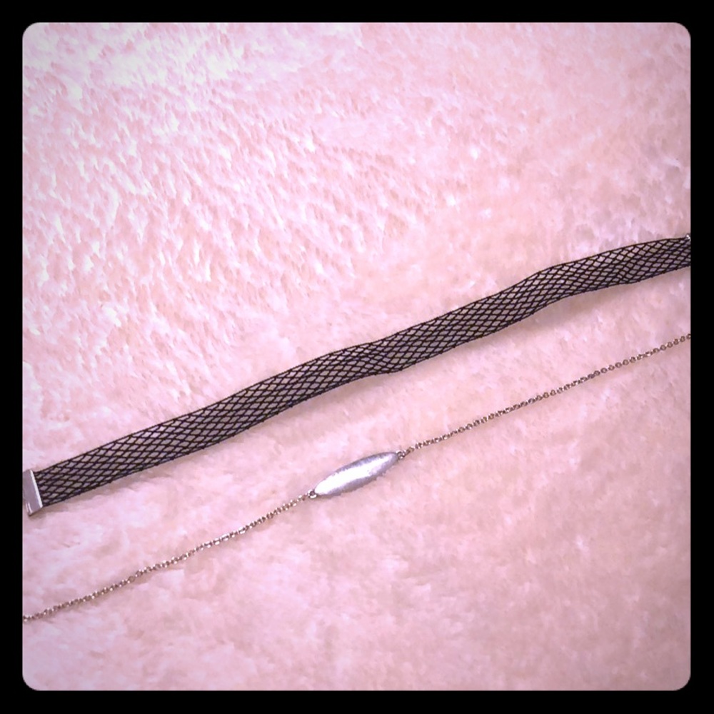 AE choker duo